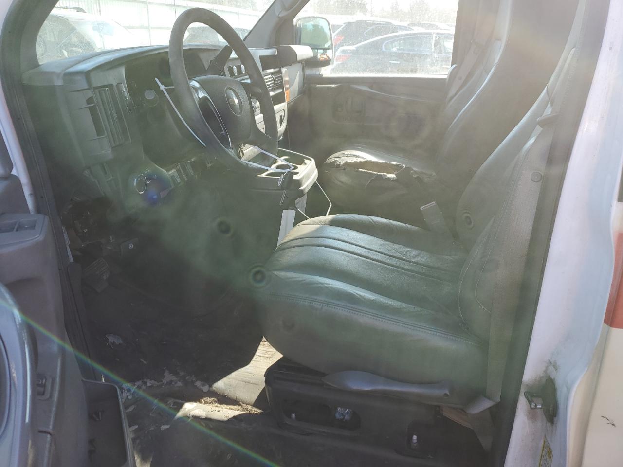 2015 Chevrolet Express - Image 7