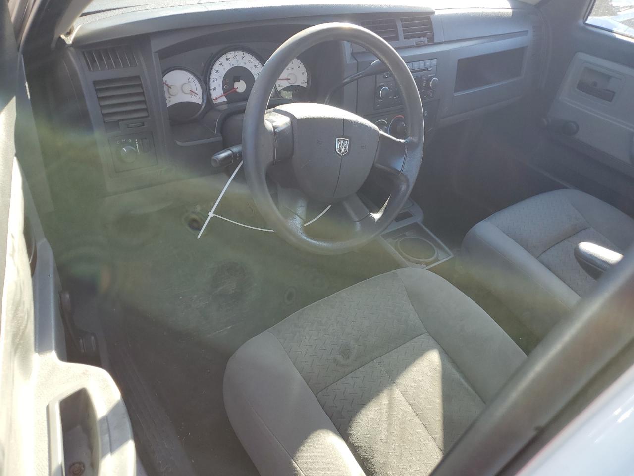 2008 Dodge Dakota - Image 8