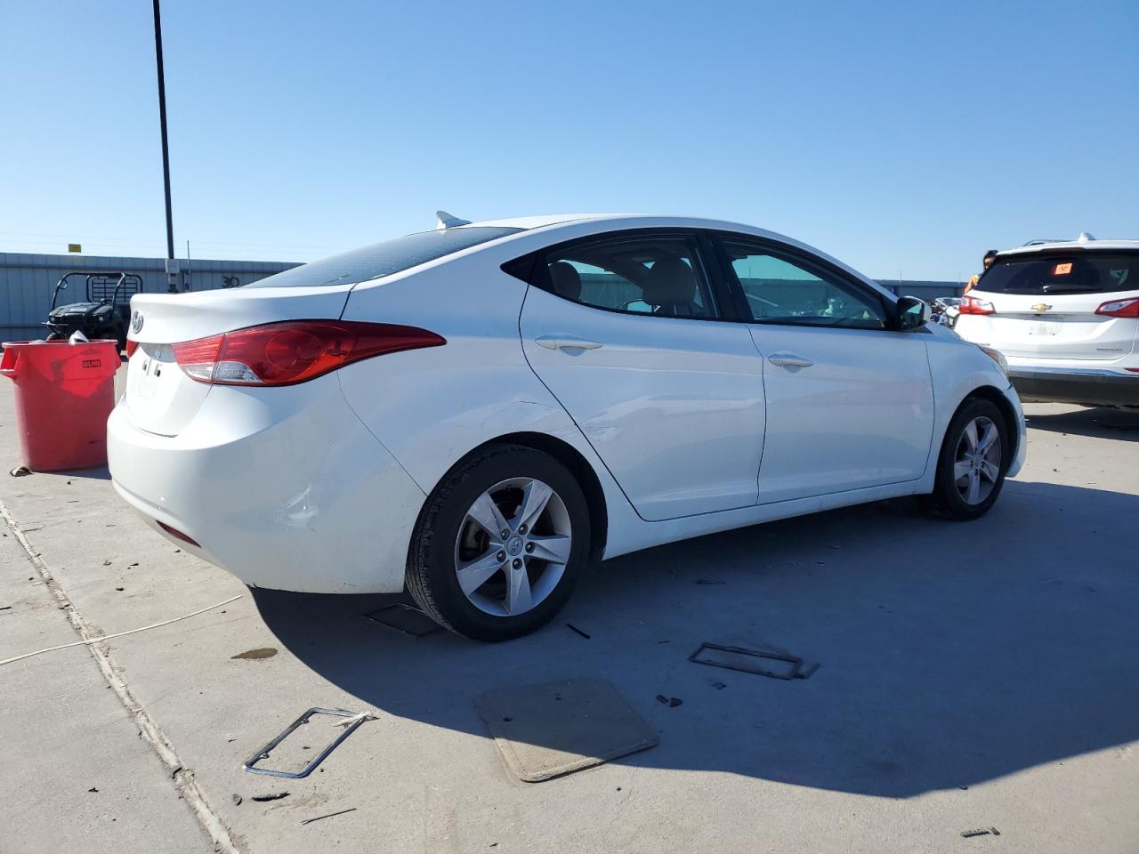 2013 Hyundai Elantra - Image 3