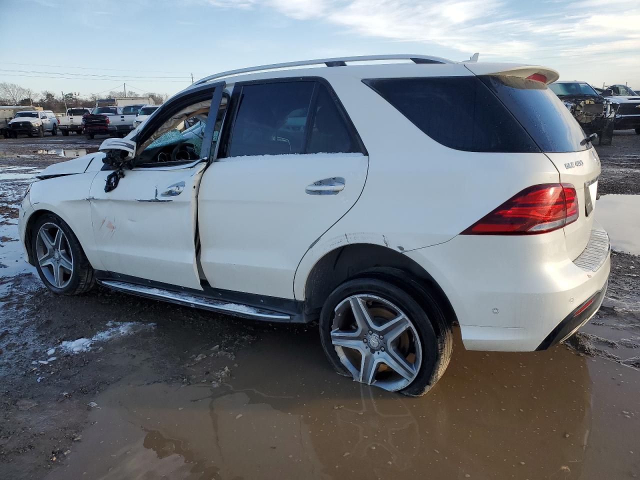 2016 Mercedes-Benz GLE - Image 2