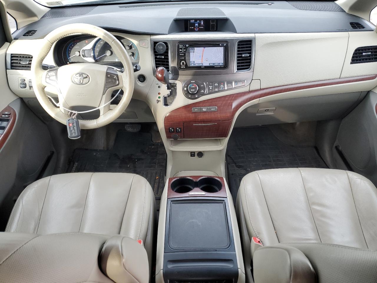 2013 Toyota Sienna - Image 8