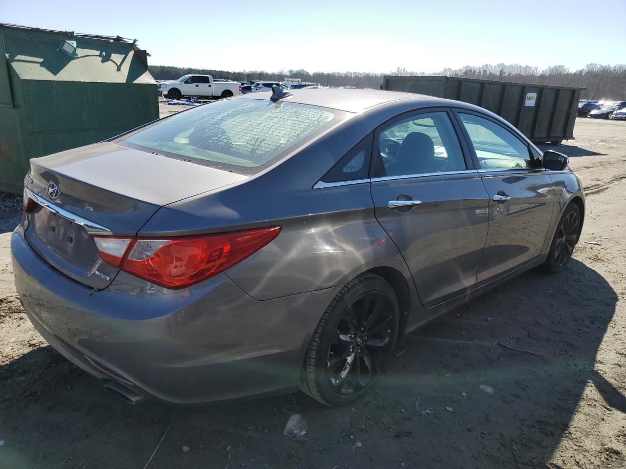 2011 Hyundai Sonata - Image 3