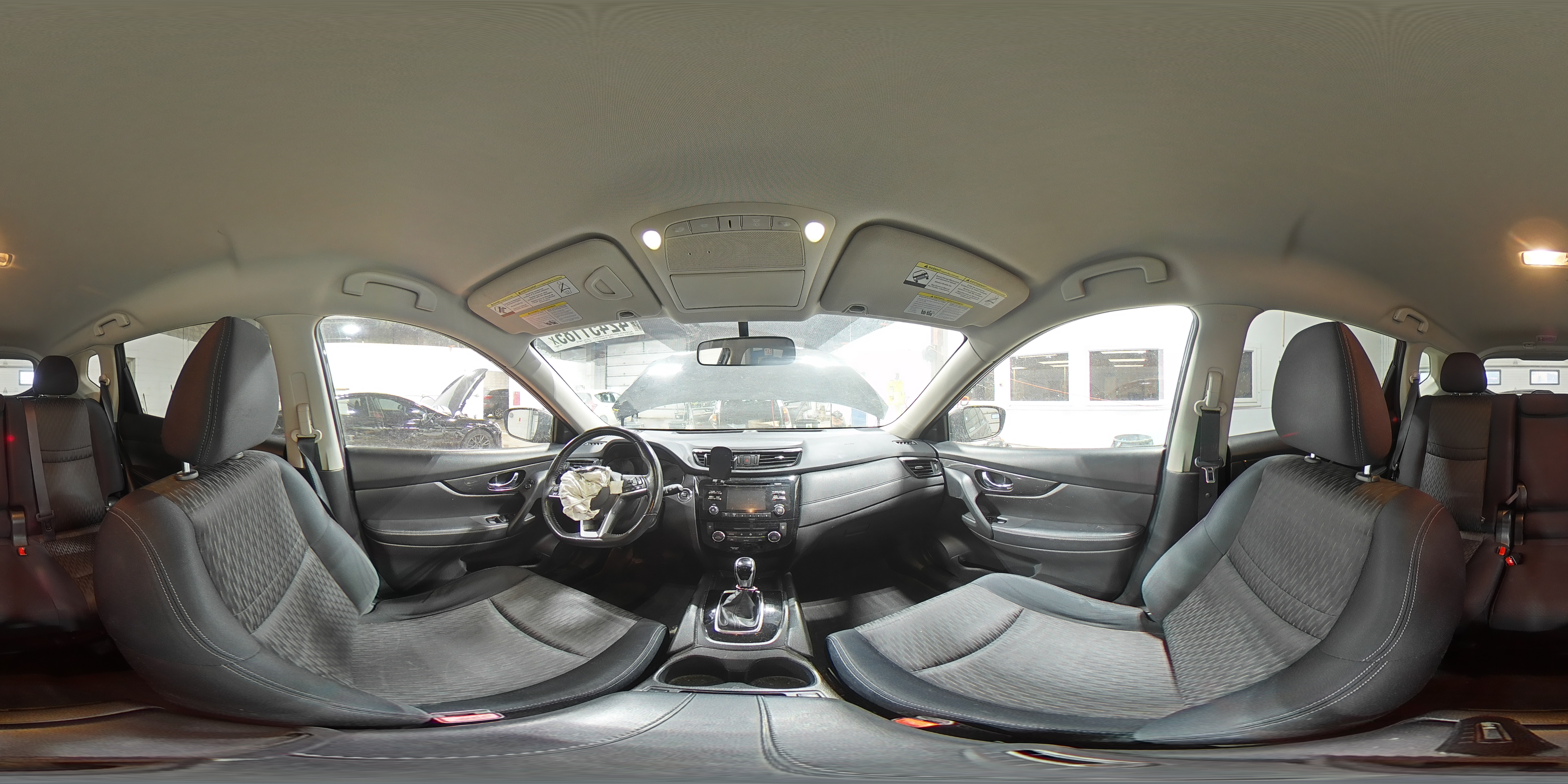 2017 Nissan Rogue - Image 14