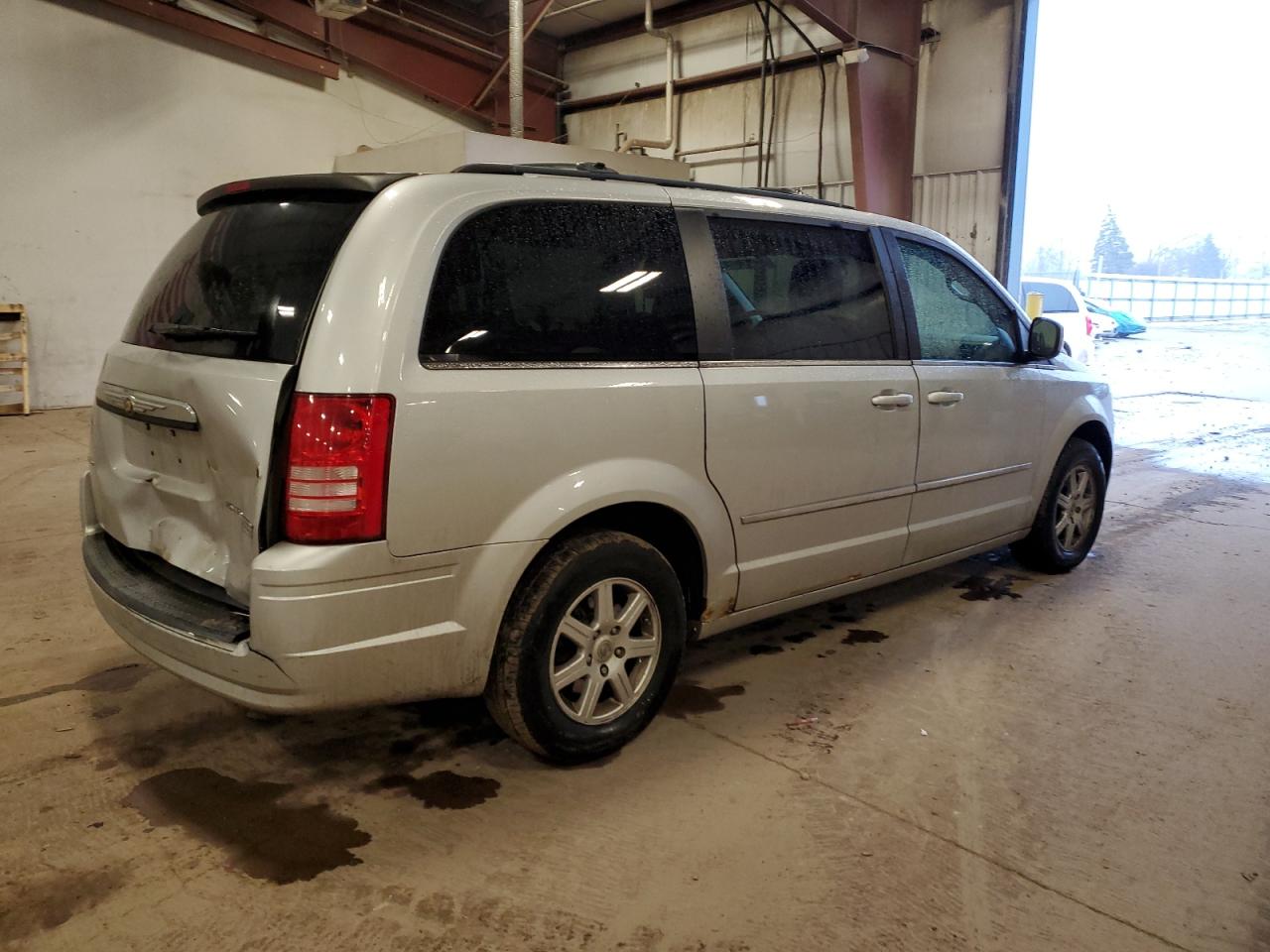 2010 Chrysler Town & Country - Image 3