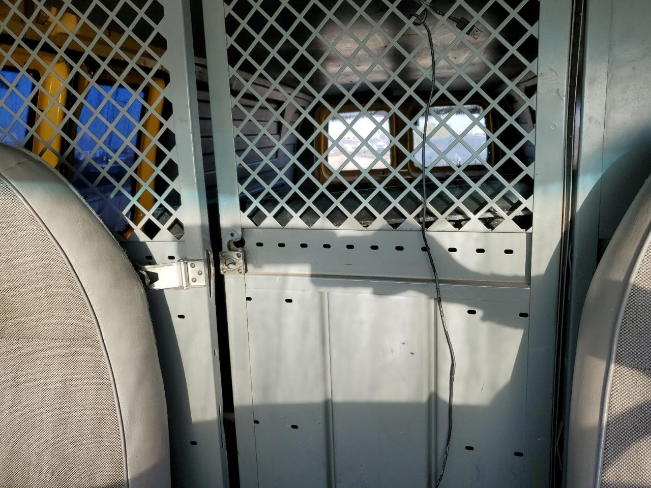 1998 Ford Econoline - Image 10