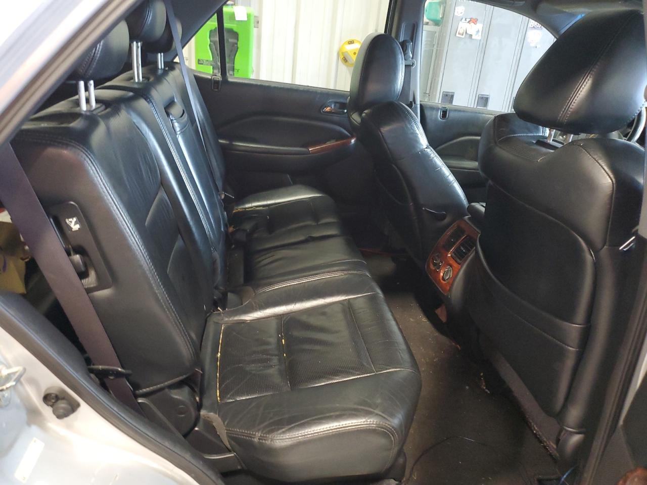 2005 Acura MDX - Image 11