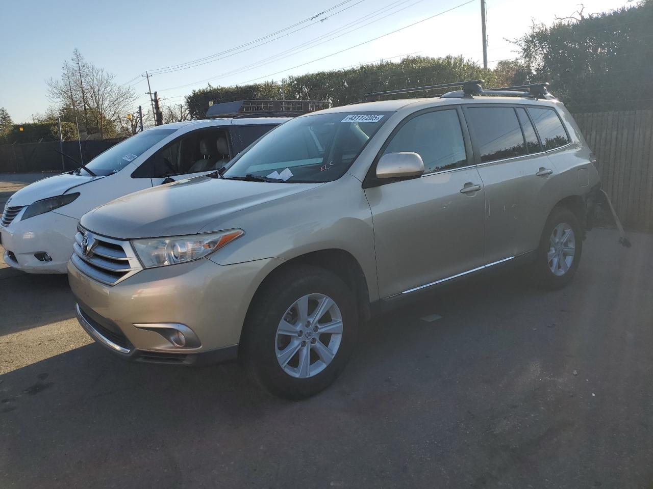 2013 Toyota Highlander - Image 1