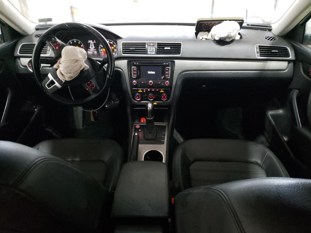 2015 Volkswagen Passat - Image 8