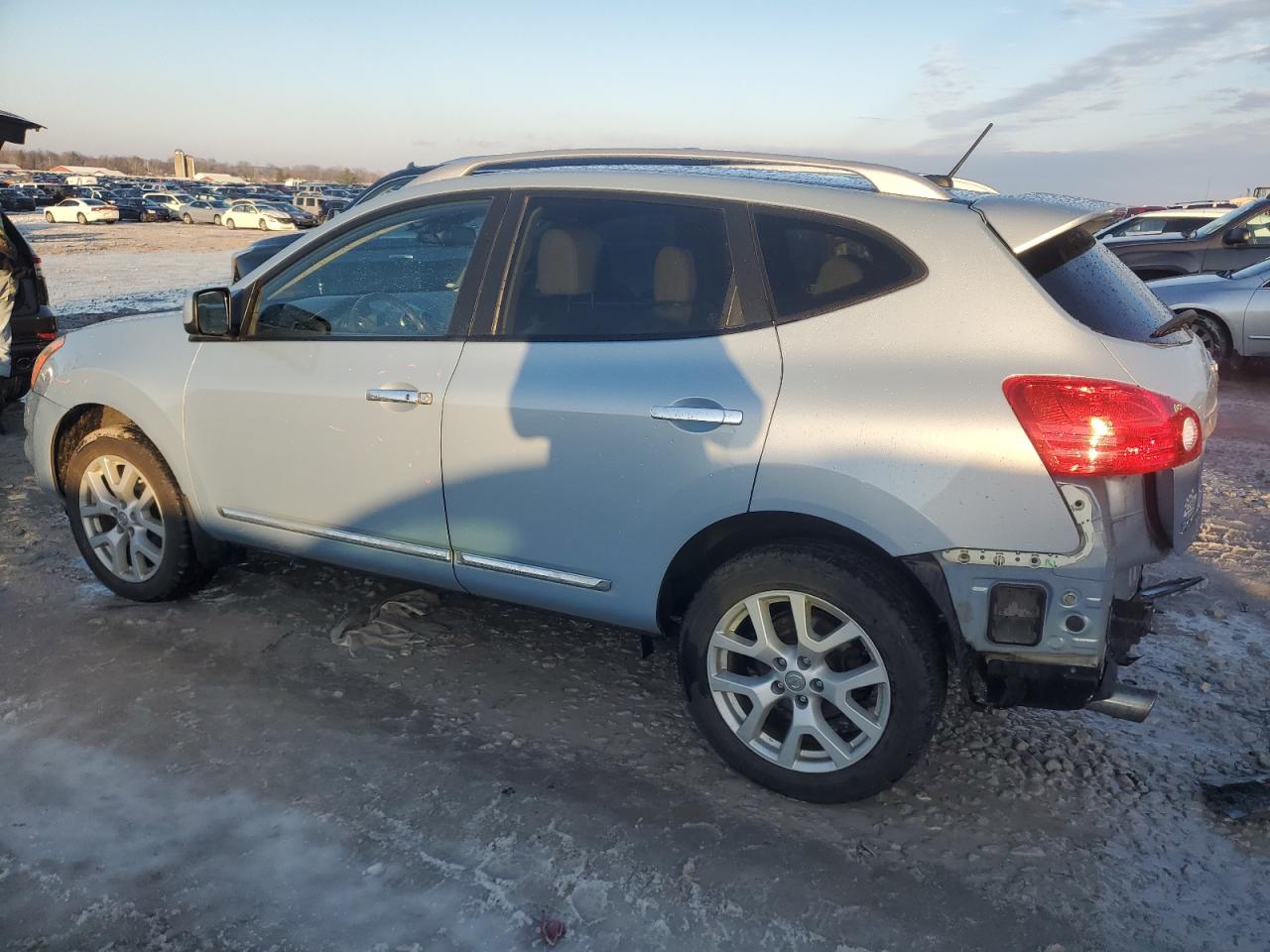 2011 Nissan Rogue - Image 2