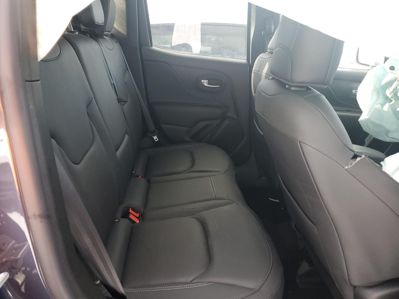 2021 Jeep Renegade - Image 11