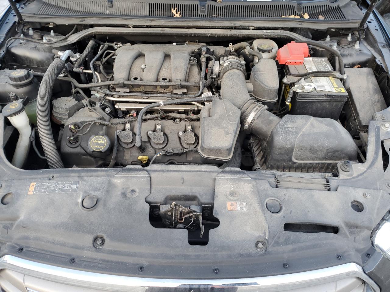 2018 Ford Taurus - Image 11