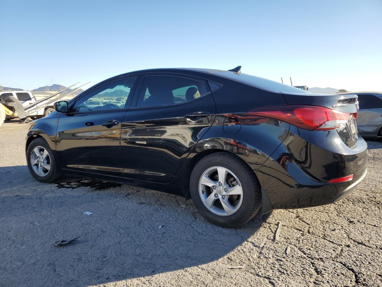 2015 Hyundai Elantra - Image 2