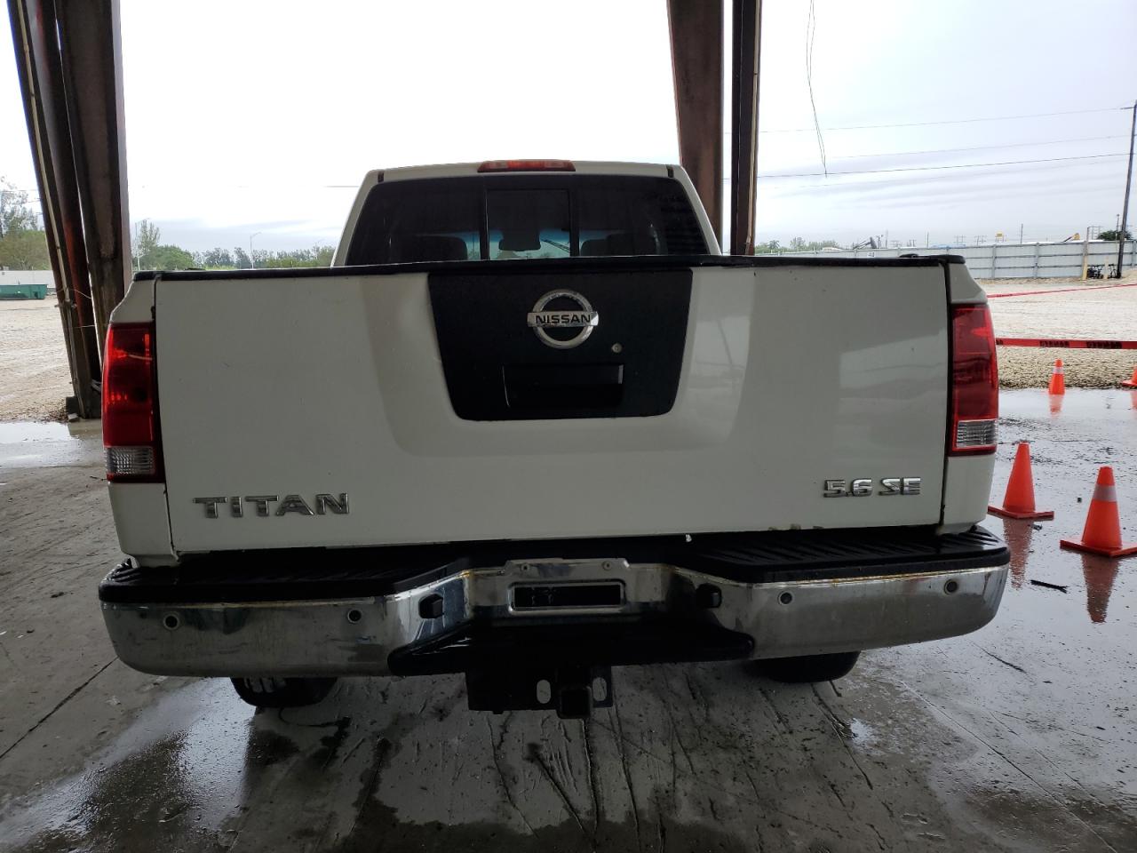2010 Nissan Titan - Image 6