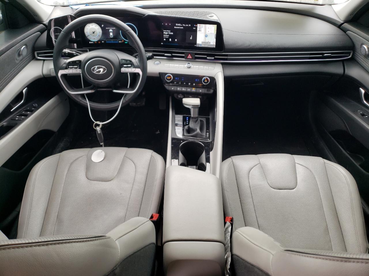 2021 Hyundai Elantra - Image 8