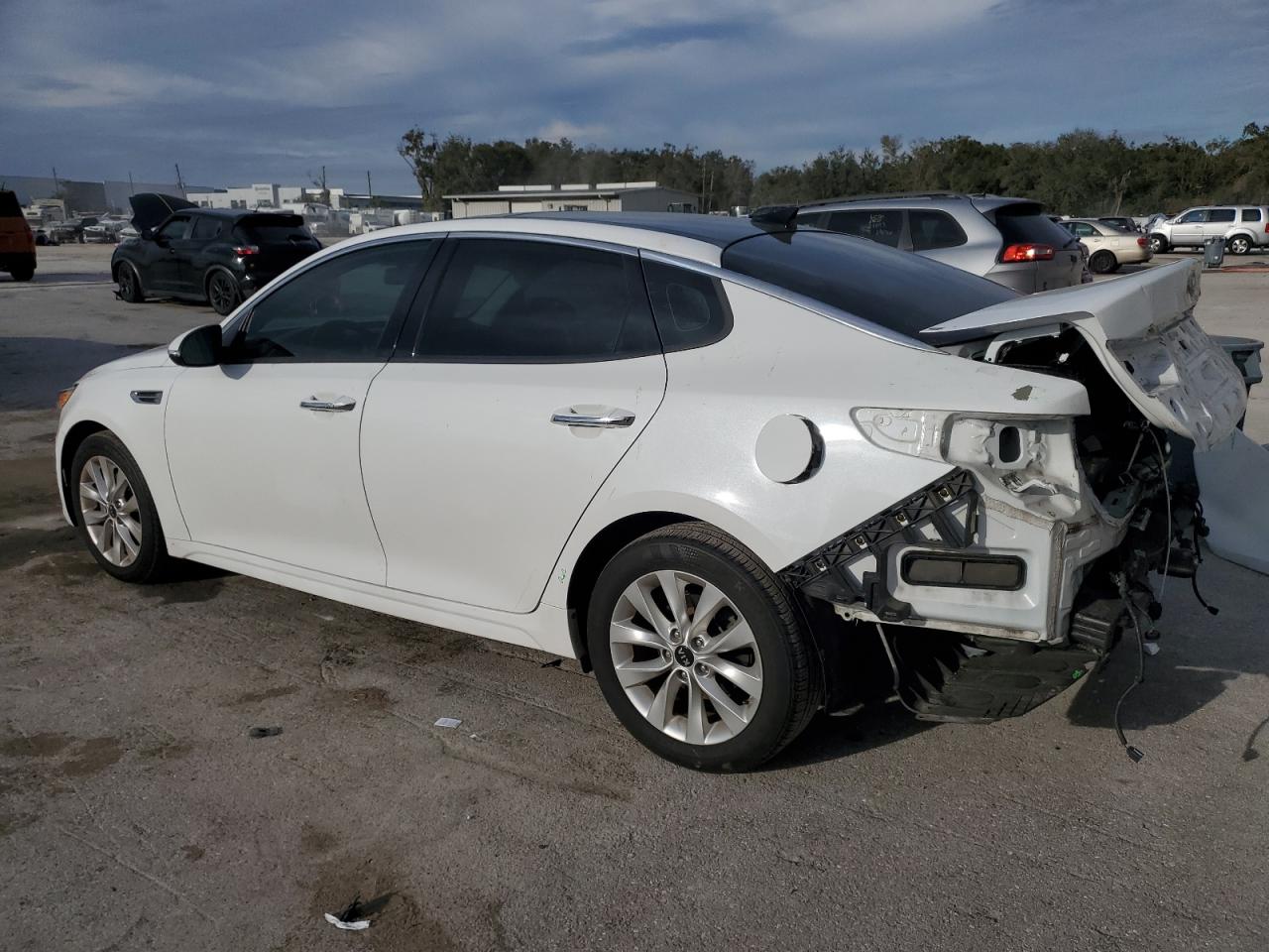 2016 Kia Optima - Image 2