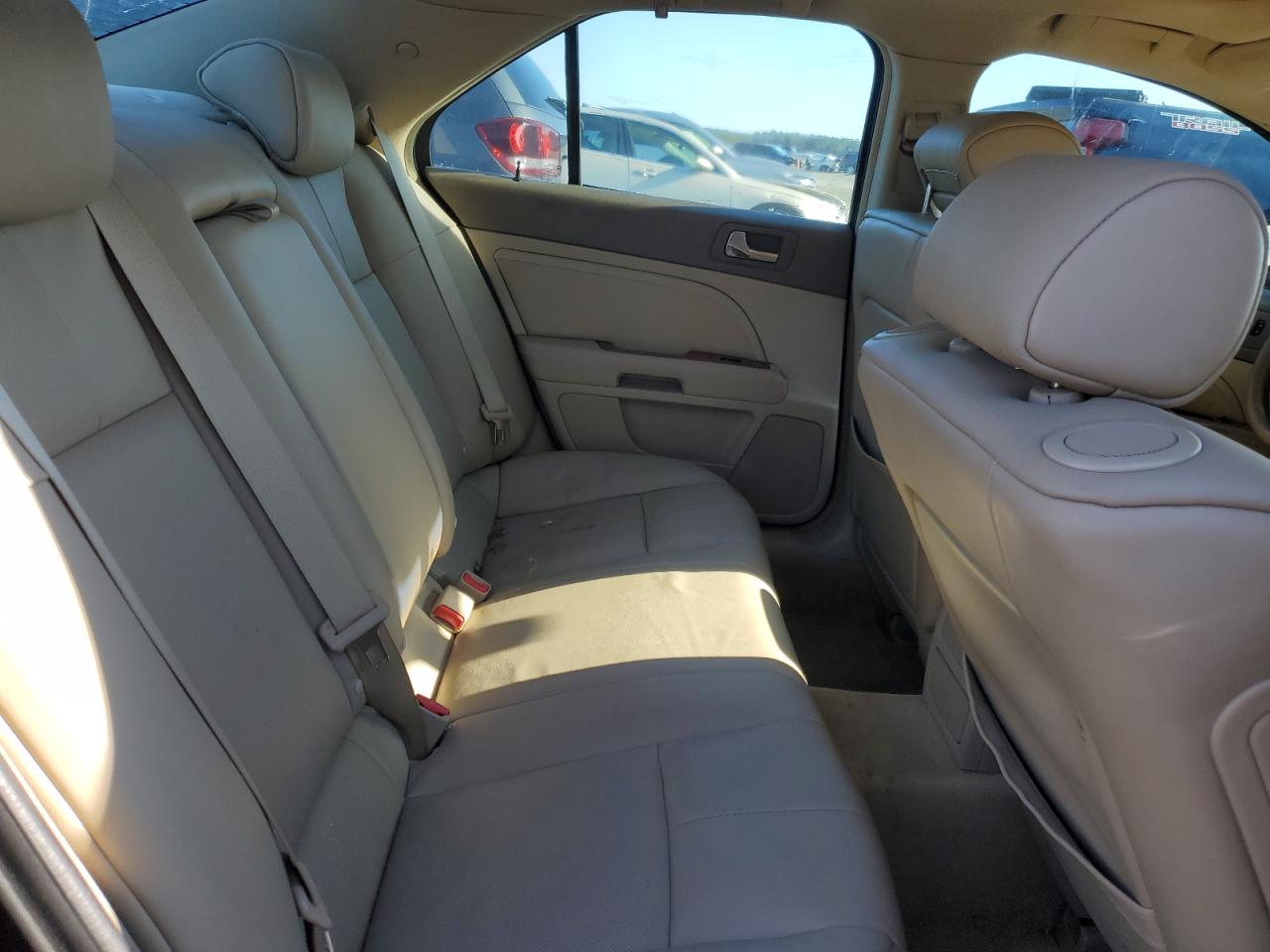 2008 Cadillac STS - Image 10