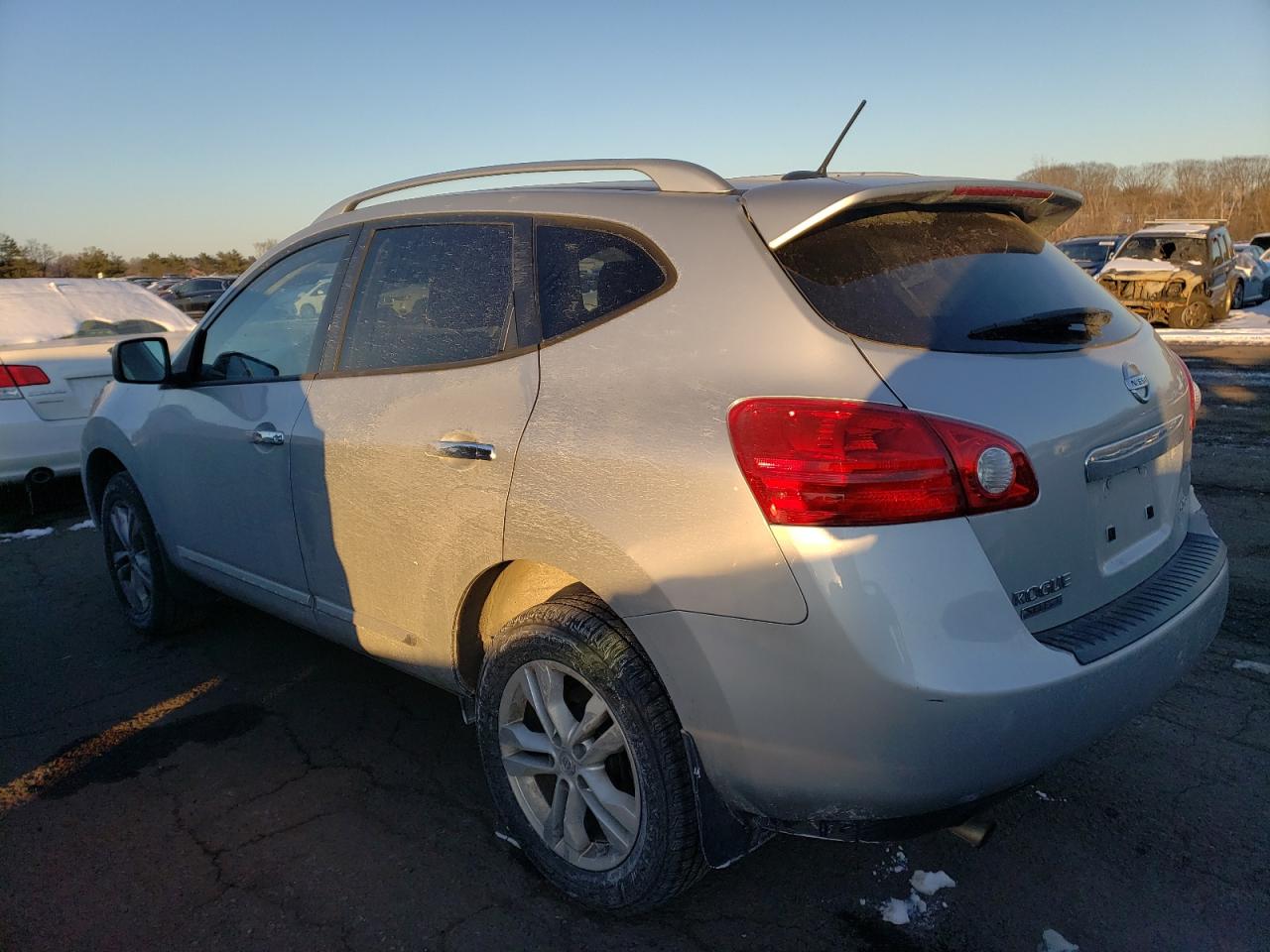 2015 Nissan Rogue - Image 2