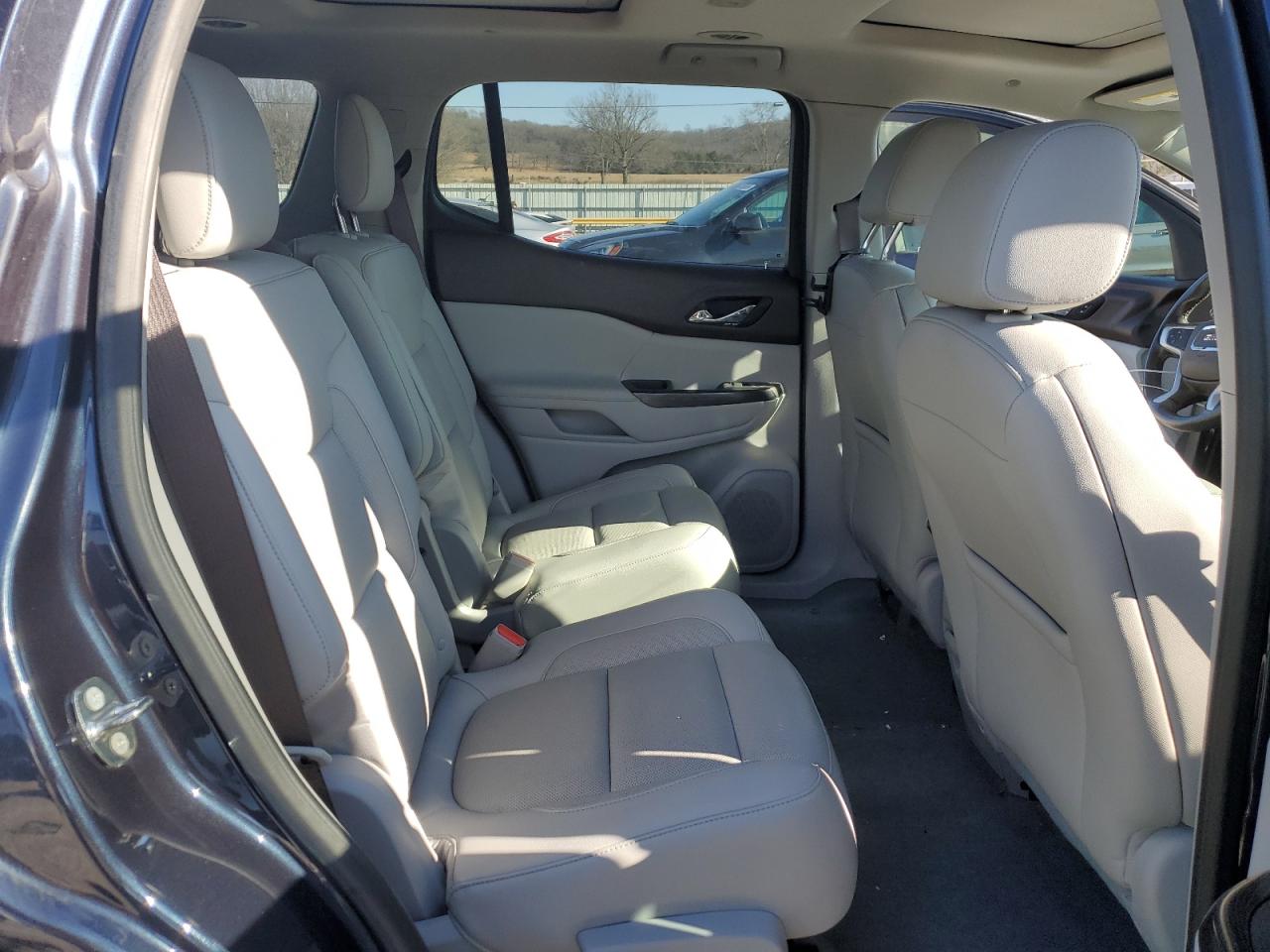 2018 GMC Acadia - Image 11
