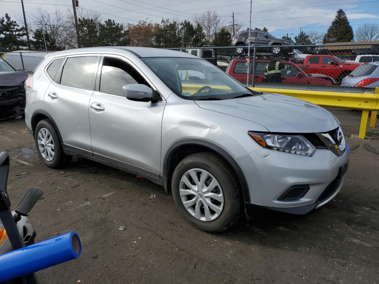 2015 Nissan Rogue - Image 4