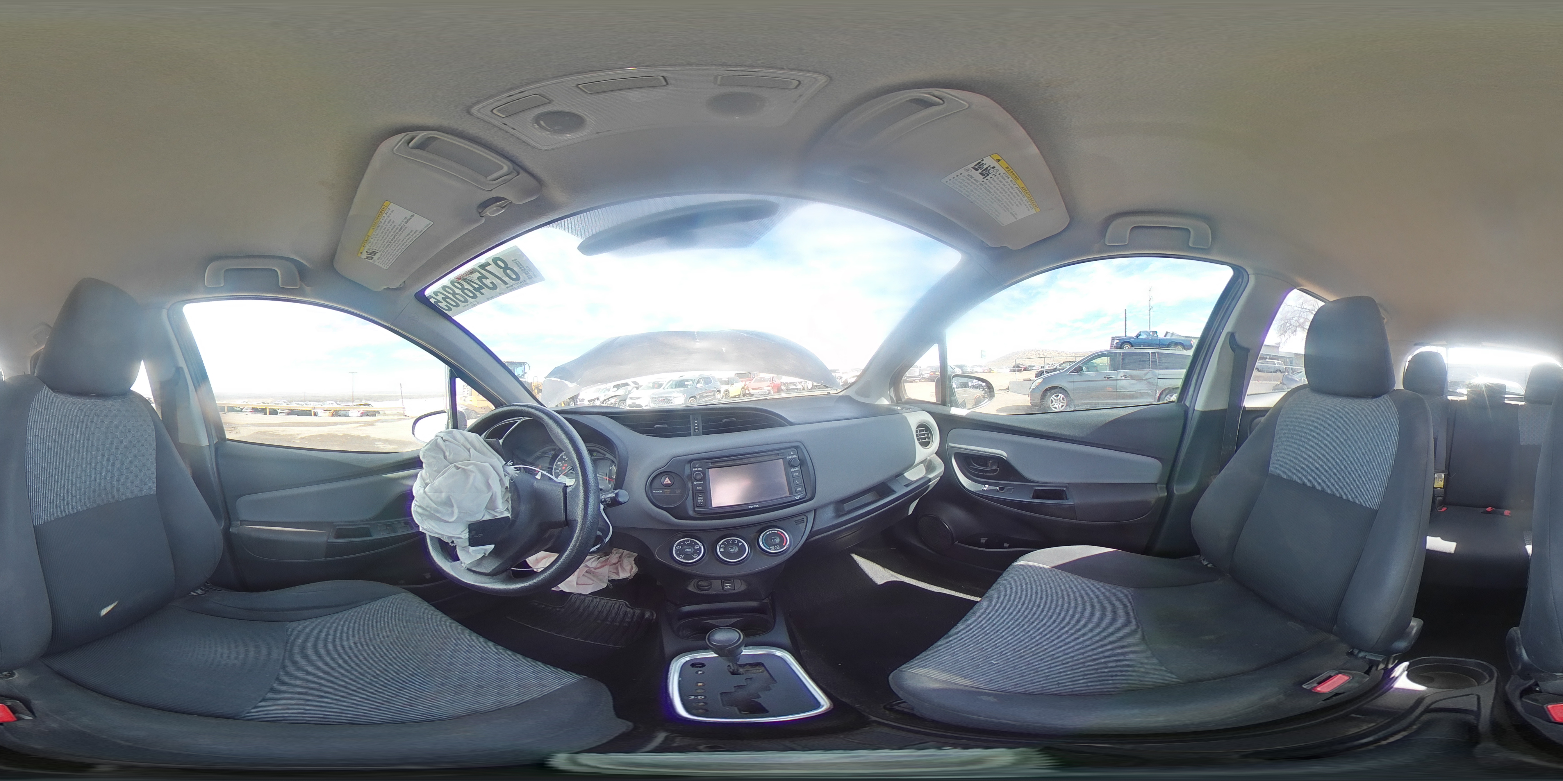2015 Toyota Yaris - Image 15