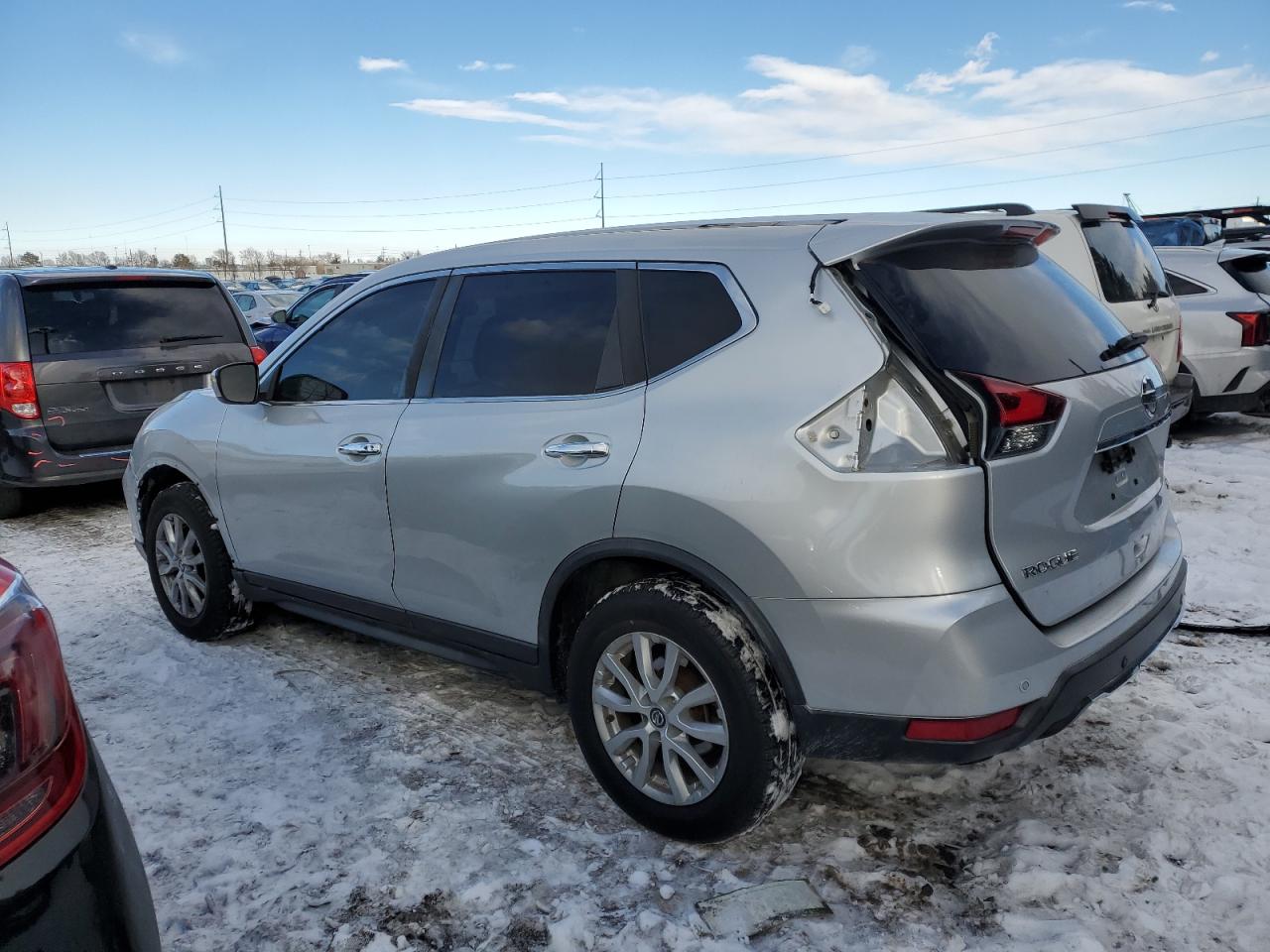 2019 Nissan Rogue - Image 2
