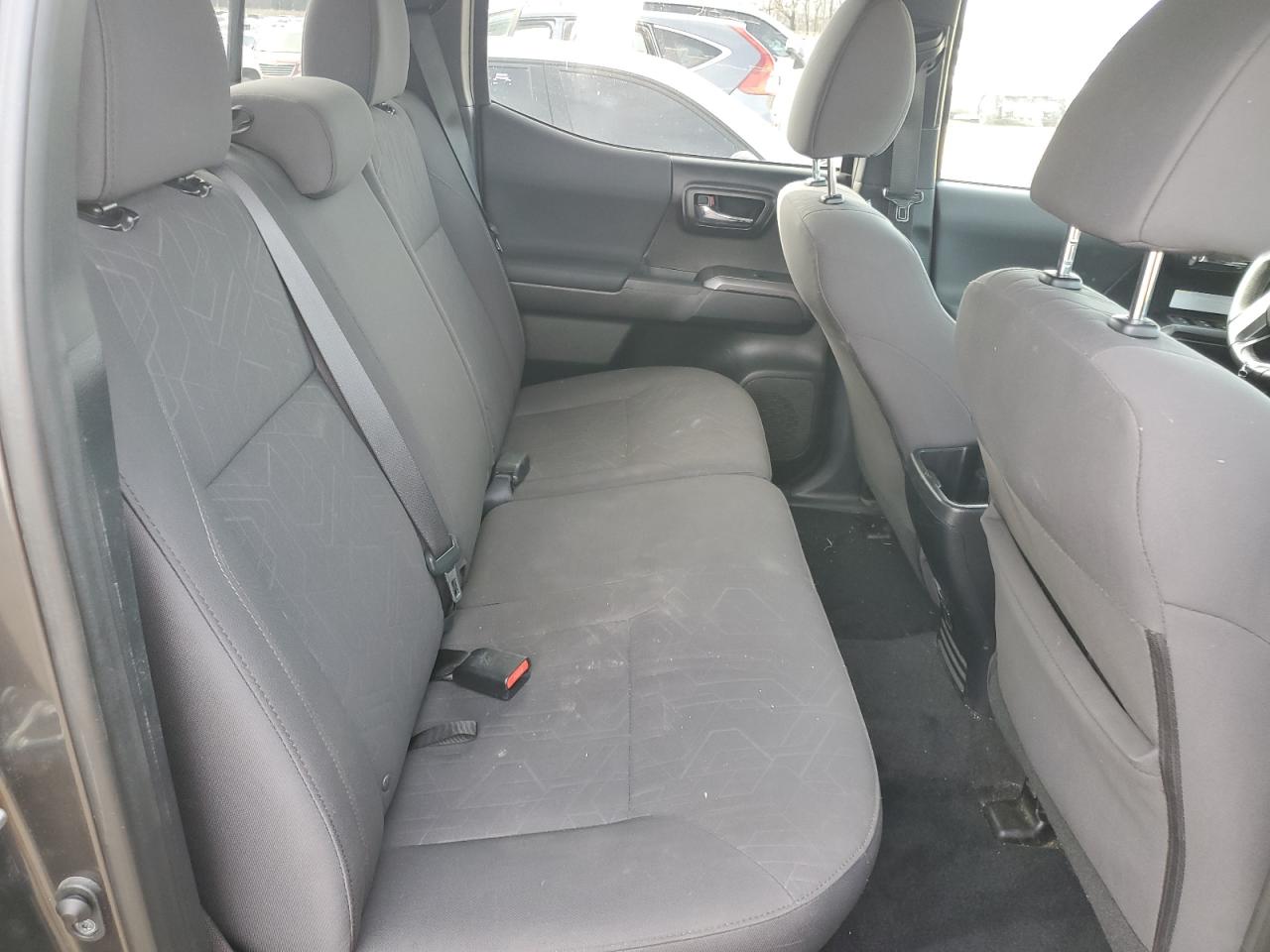 2018 Toyota Tacoma - Image 10