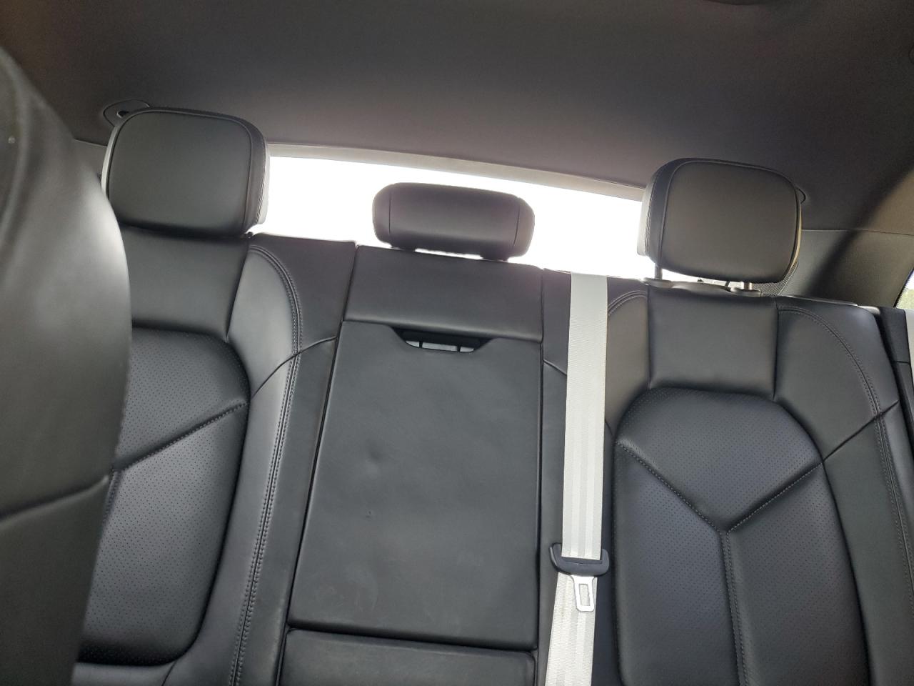 2017 Porsche Macan - Image 10