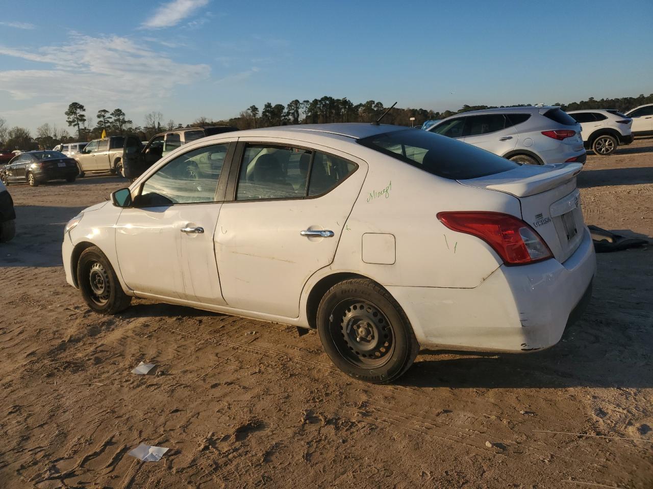 2019 Nissan Versa - Image 2