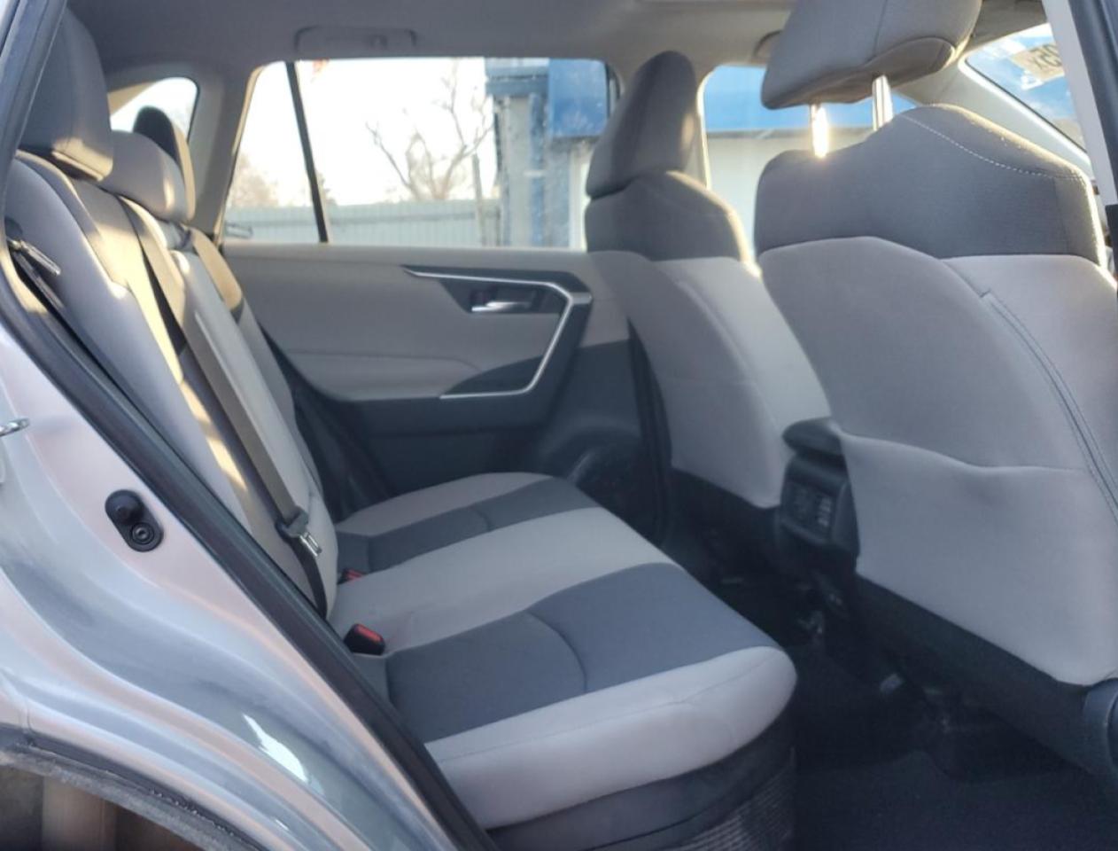 2020 Toyota RAV 4 - Image 11