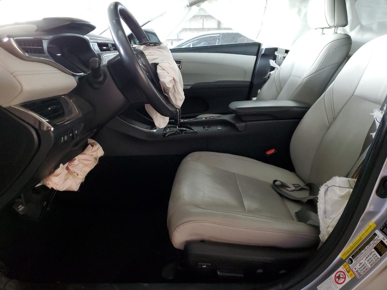 2016 Toyota Avalon - Image 7