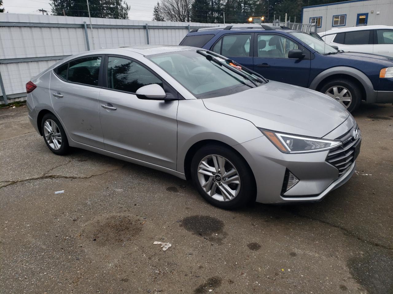 2020 Hyundai Elantra - Image 4