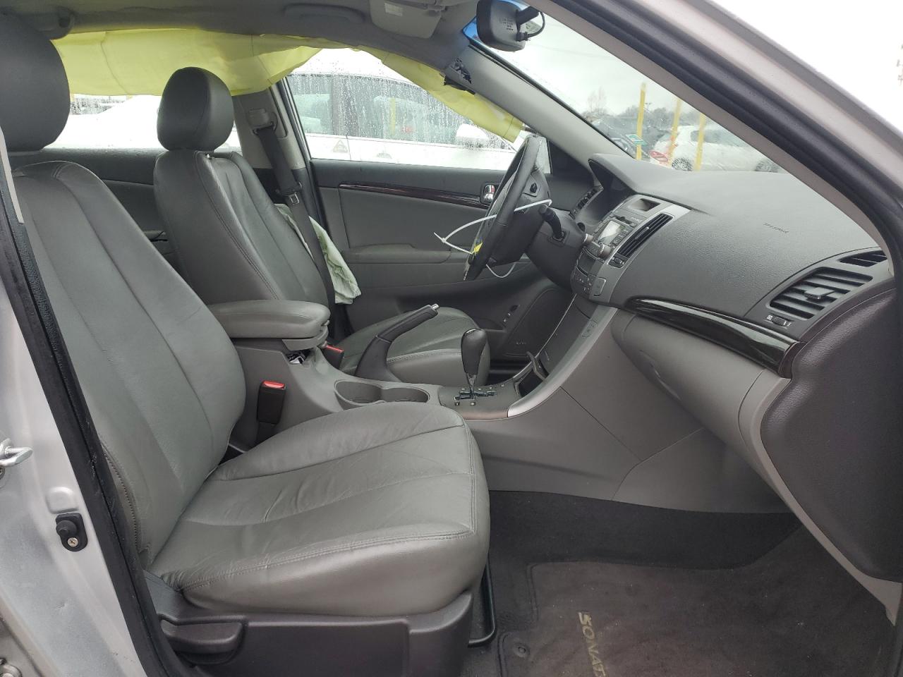 2009 Hyundai Sonata - Image 7