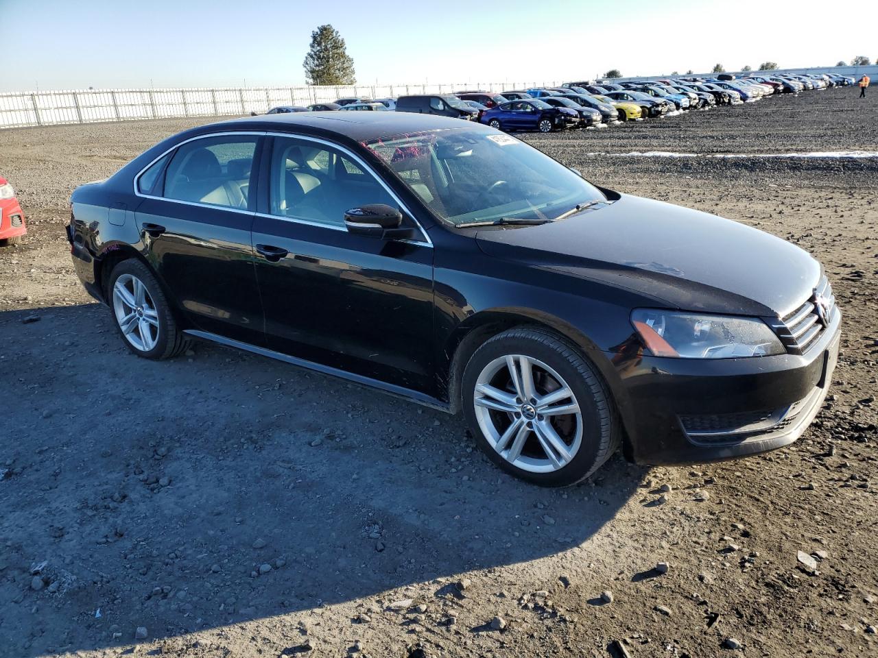 2014 Volkswagen Passat - Image 4