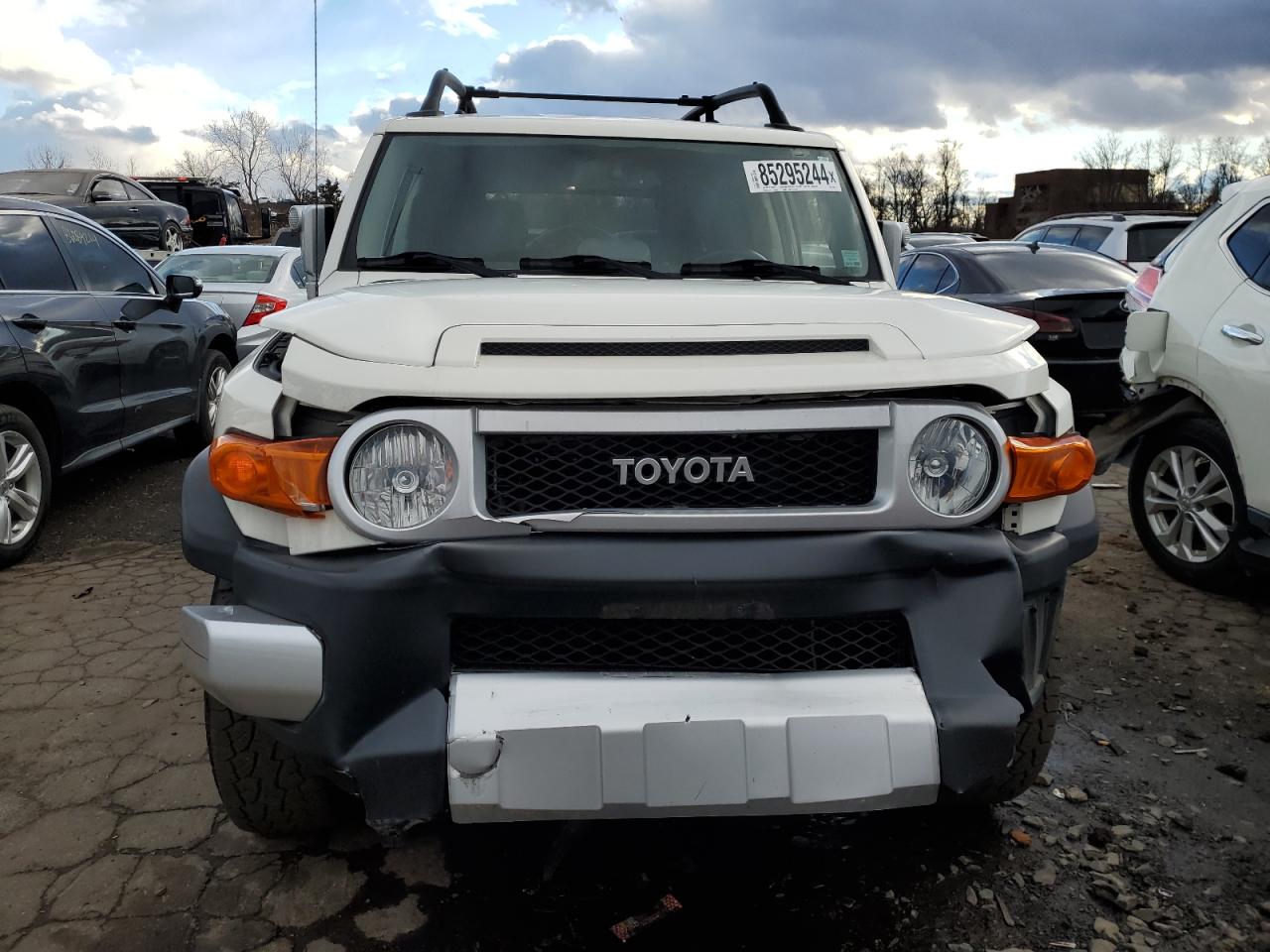 VIN JTEBU4BF5EK183151 2014 TOYOTA FJ CRUISER no.5