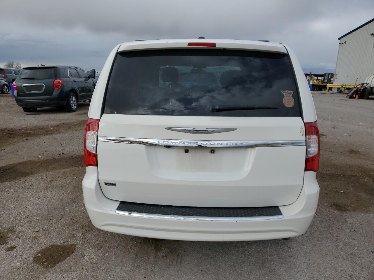 2013 Chrysler Town & Country - Image 6