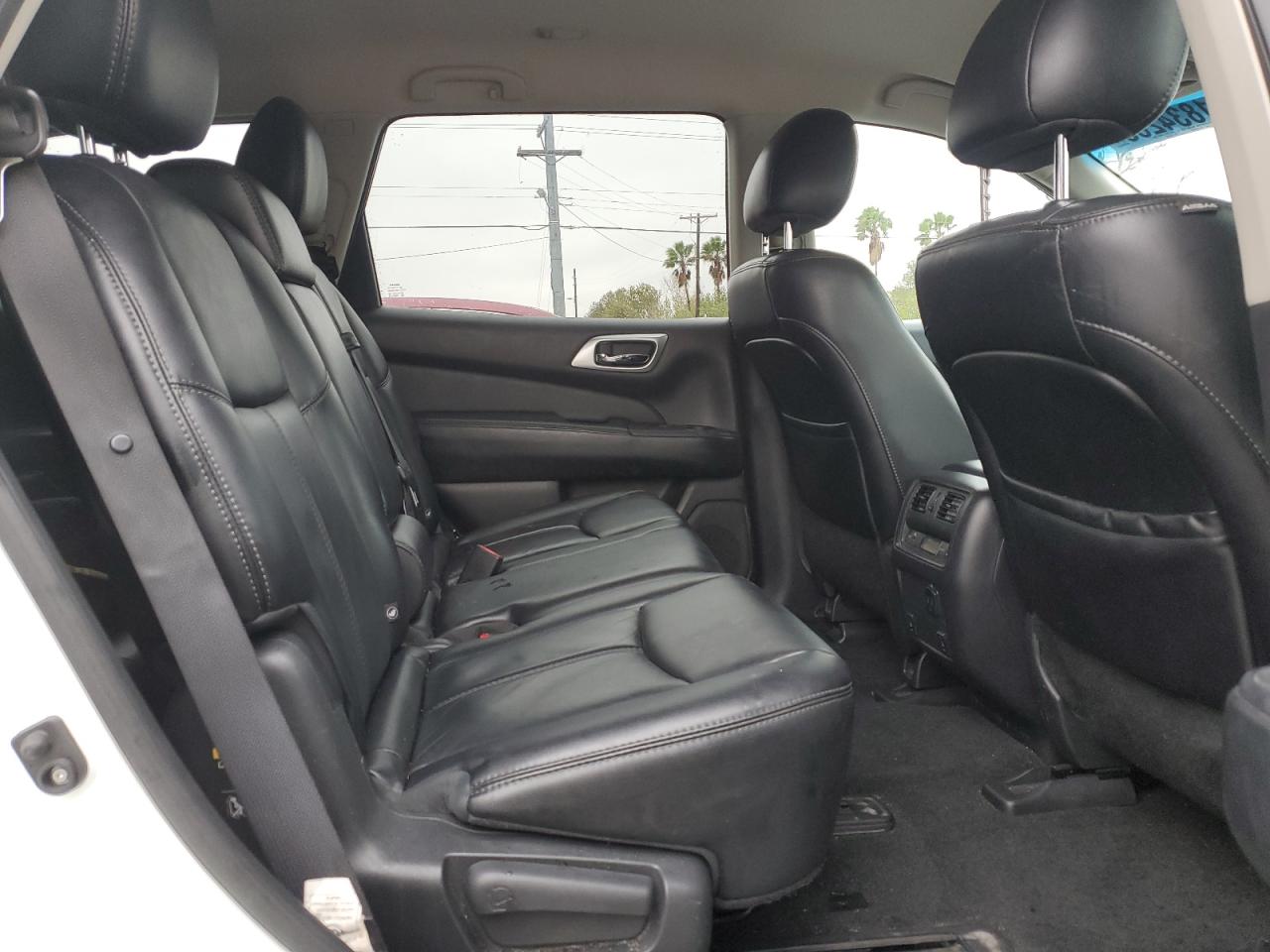 2015 Nissan Pathfinder - Image 11