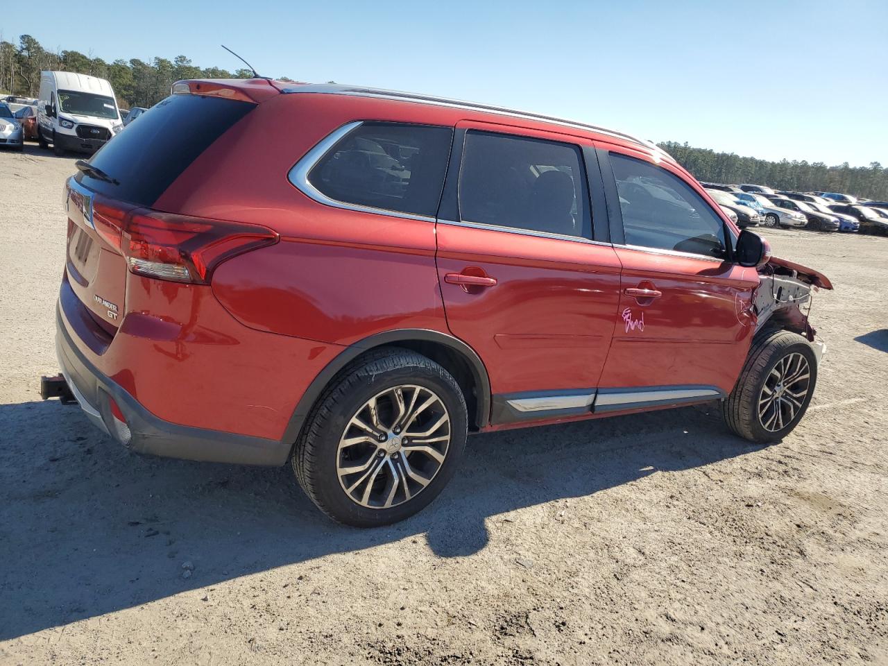 2016 Mitsubishi Outlander - Image 3