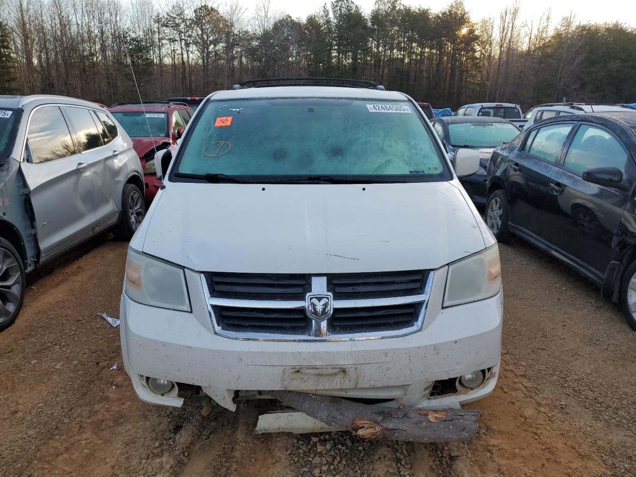 2010 Dodge Caravan - Image 5