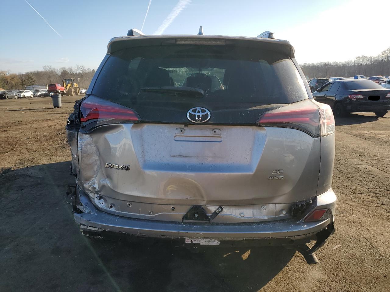2016 Toyota RAV 4 - Image 6