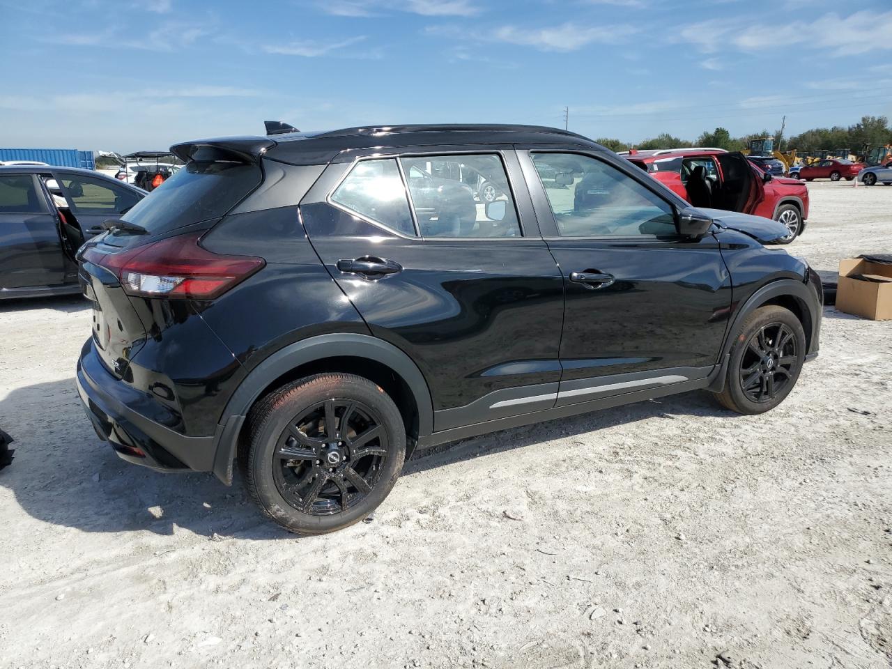 2022 Nissan Kicks - Image 3