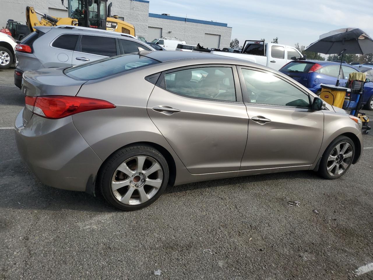 2012 Hyundai Elantra - Image 3