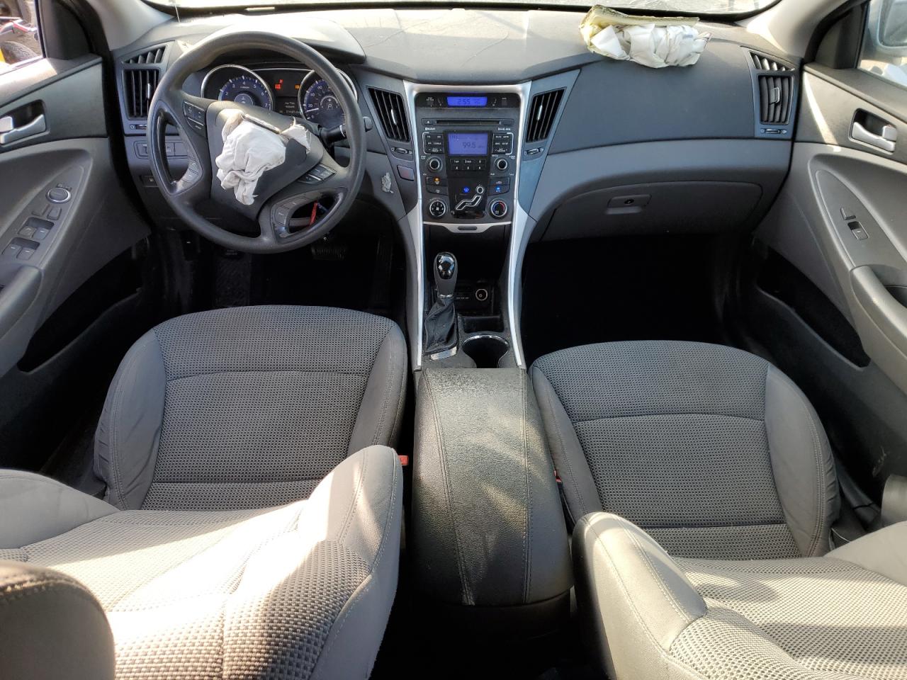 2011 Hyundai Sonata - Image 8