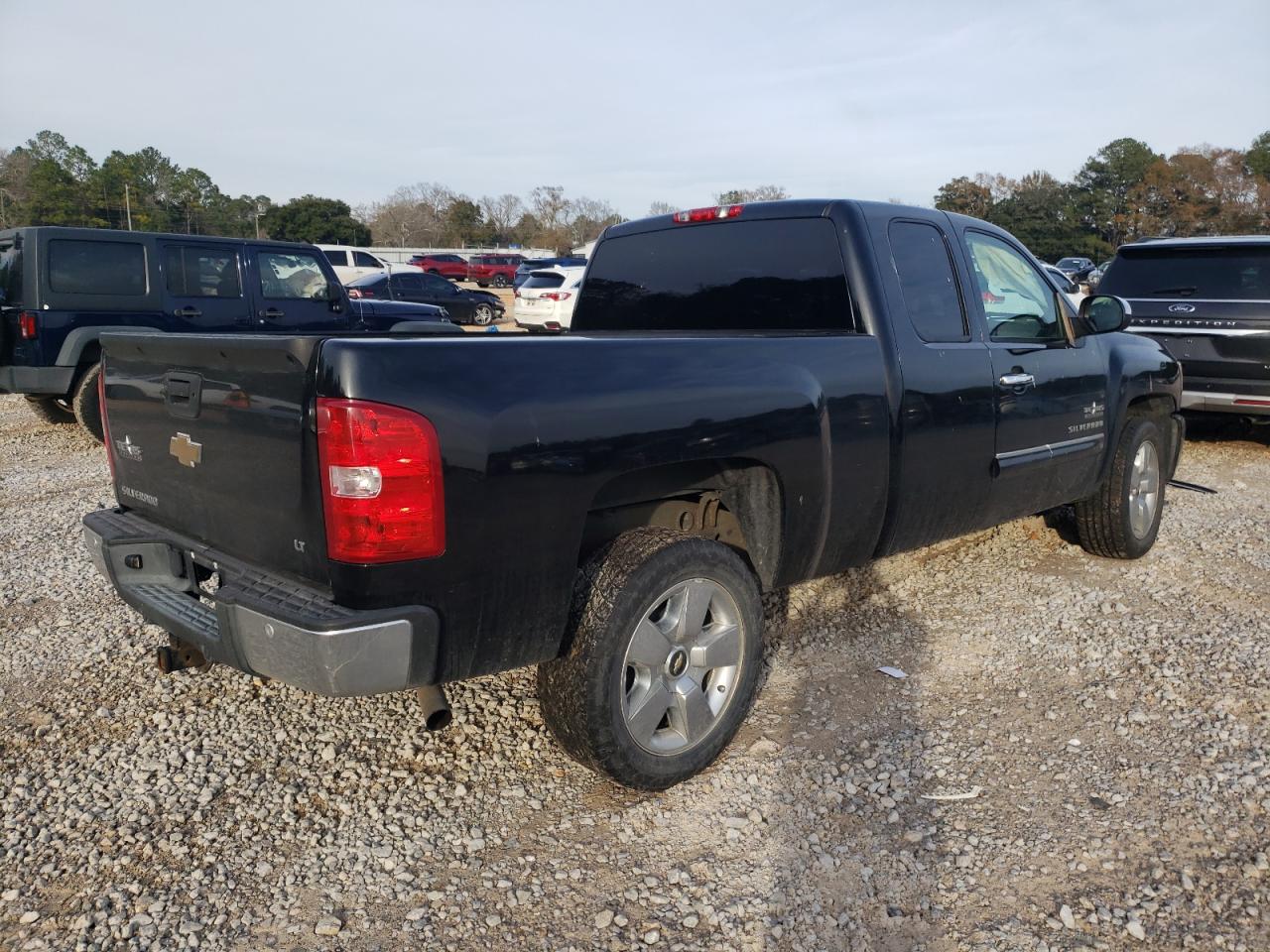 2009 Chevrolet Silverado - Image 3