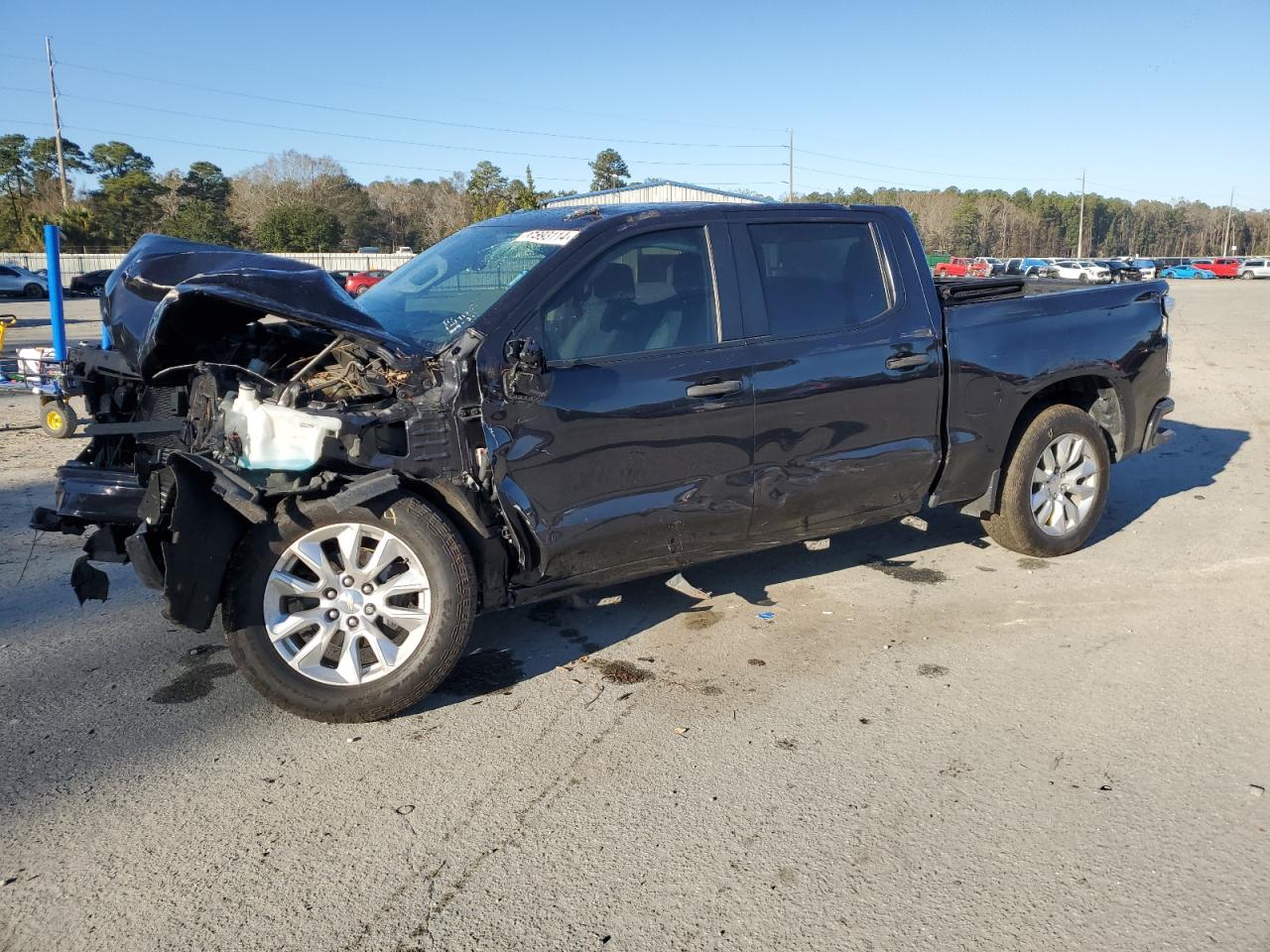 2022 Chevrolet Silverado K1500 Custom for Sale in Savannah, GA - Front End