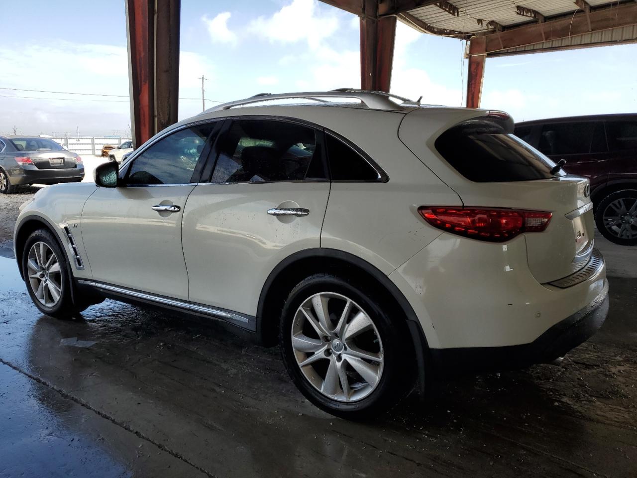 2014 Infiniti QX70 - Image 2