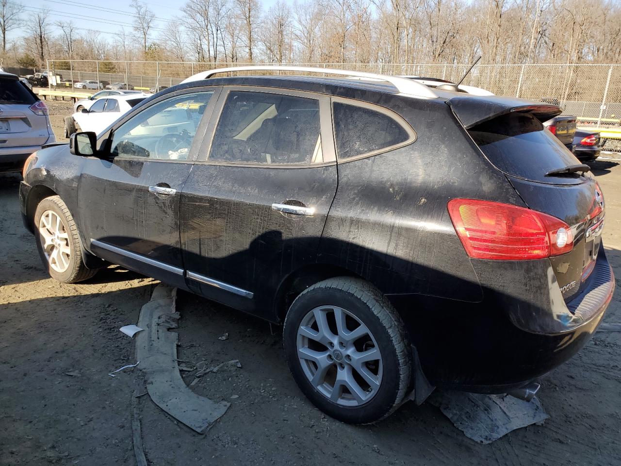 2011 Nissan Rogue - Image 2