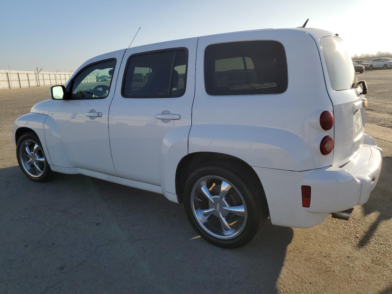 2010 Chevrolet HHR - Image 2
