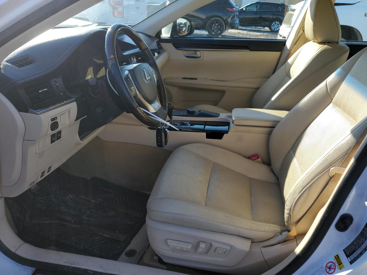 2014 Lexus ES - Image 7