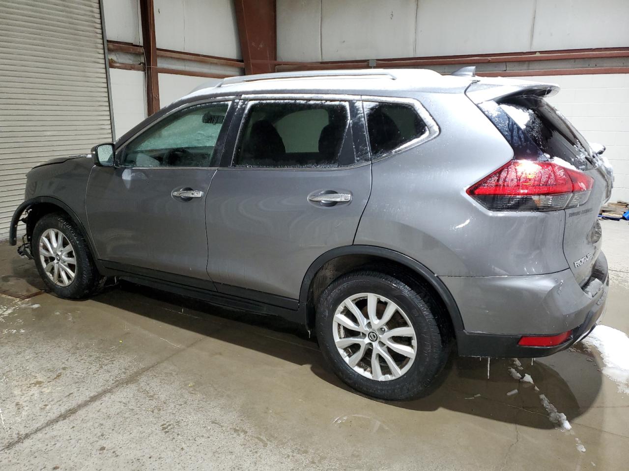 2017 Nissan Rogue - Image 2