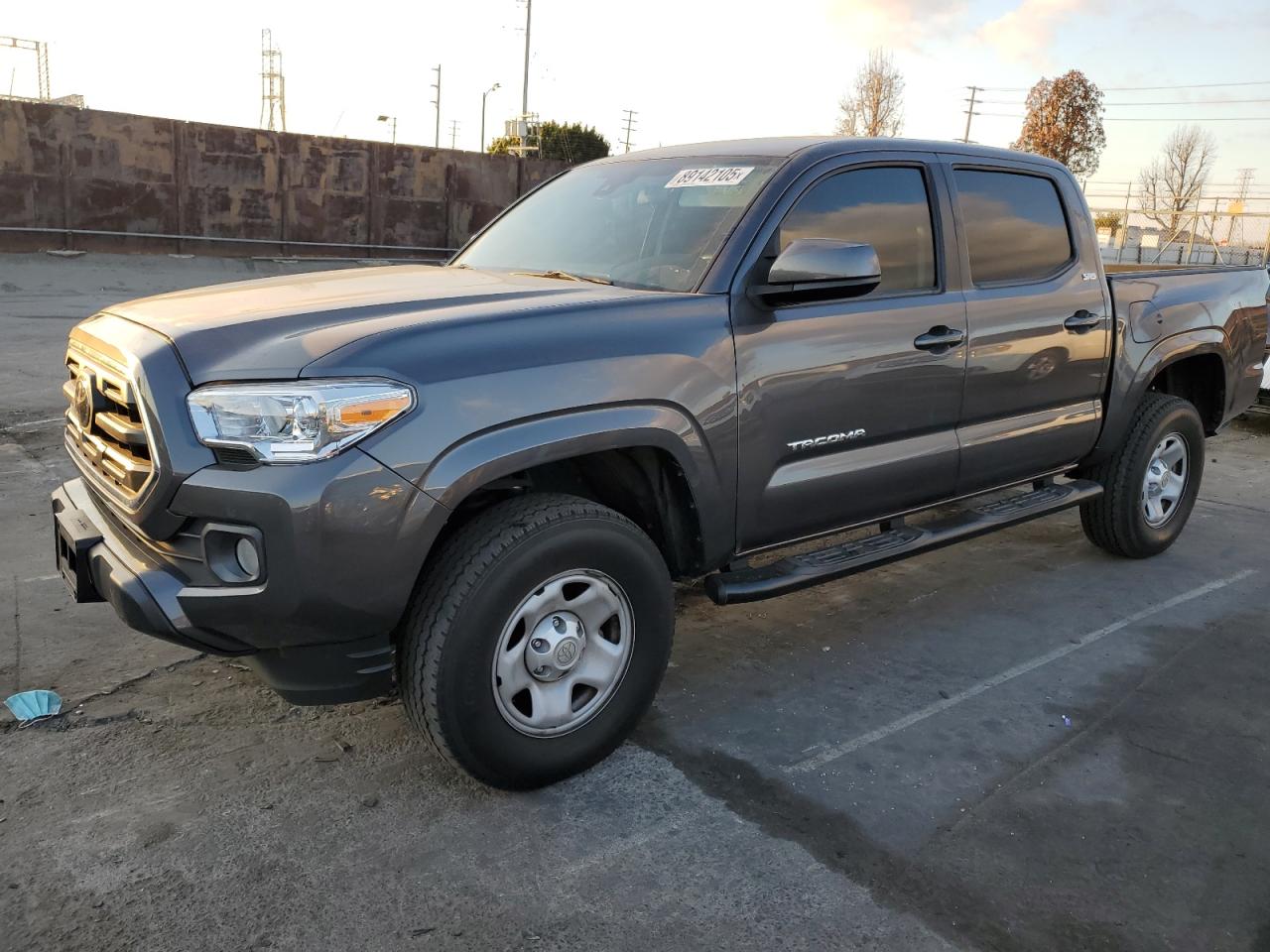 VIN 5TFAX5GN3JX114422 2018 TOYOTA TACOMA no.1